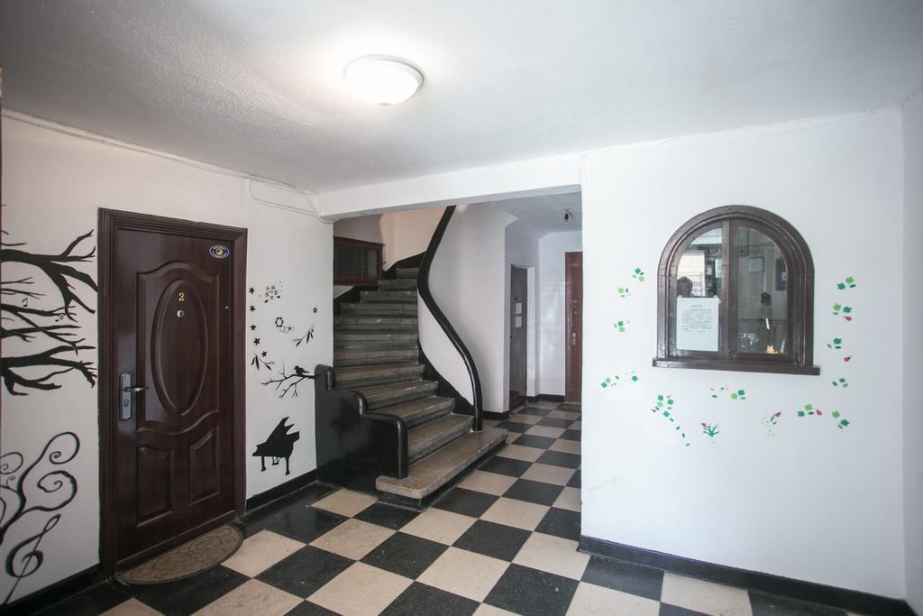 Apartment Garden By Urbanesq Bucharest